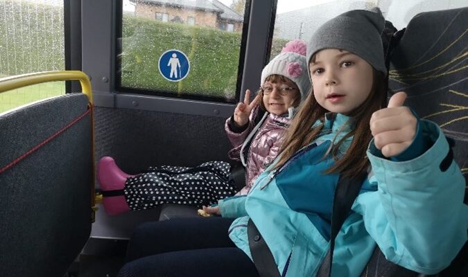 Wir fahren mit dem Bus nach Mattighofen