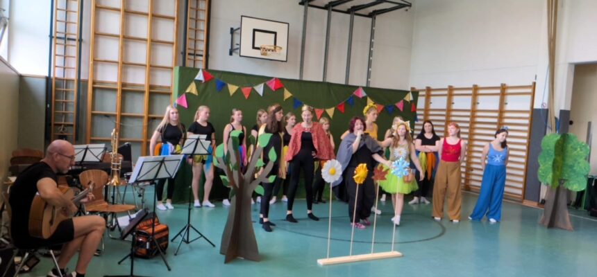 MUSICAL in der Schule – Der Zauber der vier Jahreszeiten MUSICAL in der Schule – Der Zauber der vier Jahreszeiten