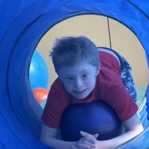 Bewegung im Turnsaal macht Spaß